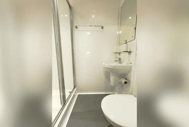 1 bed flat, St Georges Quay, City Centre, Lancaster, LA15JT - Image 3